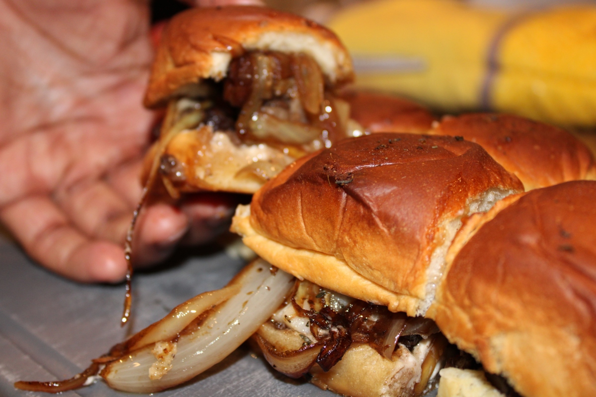 Steak Sliders with Caramelized onions and Horseradish Spread
